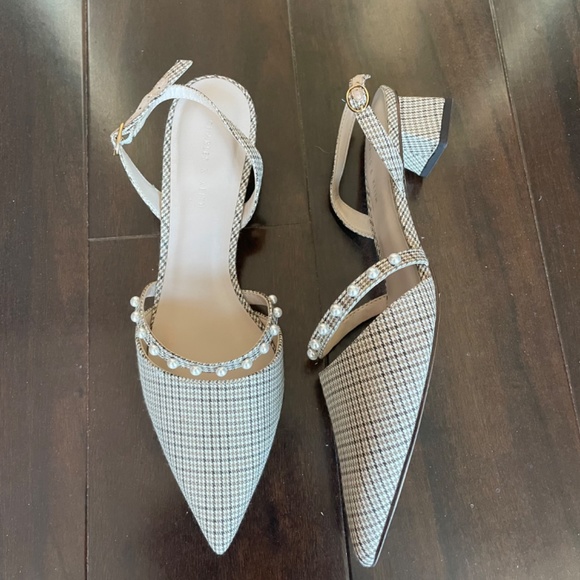 Charles and Keith Kitten Heels - Picture 2 of 6